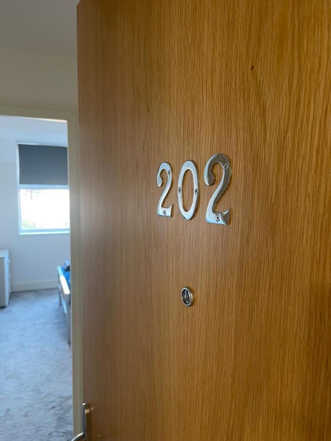 #0202 One Bedroom Serviced Apartment-Free Parking Derby Exterior foto